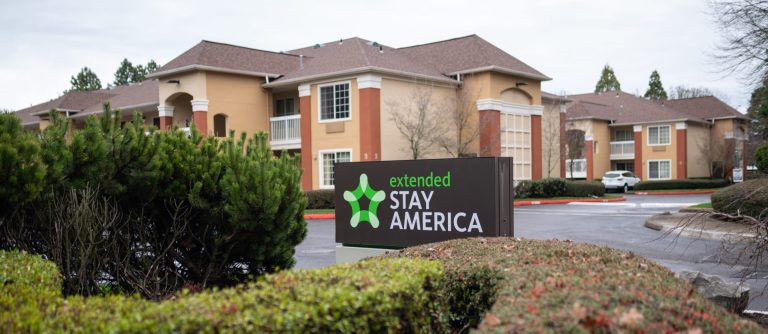 Booking Extended Stay: 2026 Strategic Guide to Long-Term Lodging